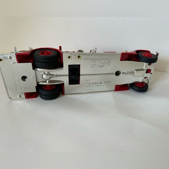 Vintage Corgi Ahrens Fox Boston Pumper Diecast Fire truck - Picture 10 of 11